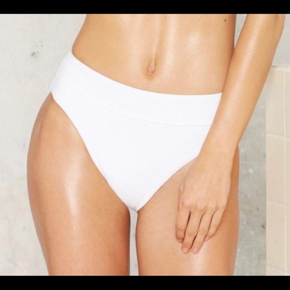 🐇 Nasty Gal Alina High Waist Bottom